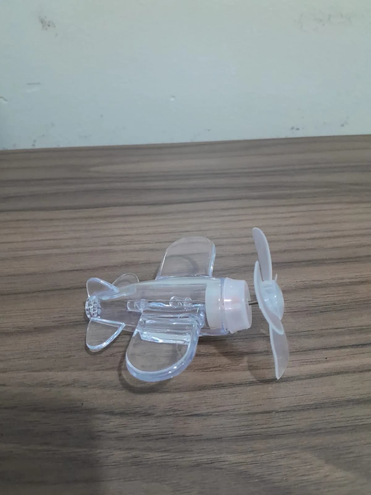 Avião em acrílico com Led. 